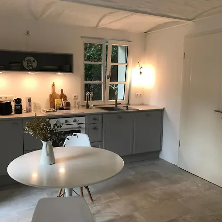Landhaustraum - Kutscherhaus Unter Walnussbaeumen Holiday home Bergholz-Rehbrucke